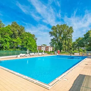 La Dolce - With Shared Pool And Large Terrace Lido delle Nazioni